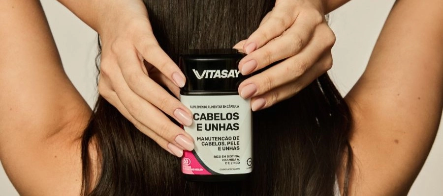 Na imagem, produto Vitamina para Cabelos e Unhas da Vitasay
