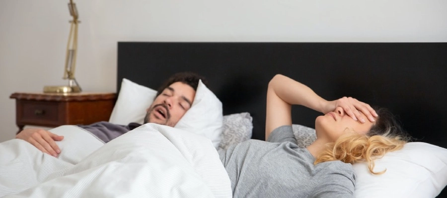 Como dormir com a boca fechada